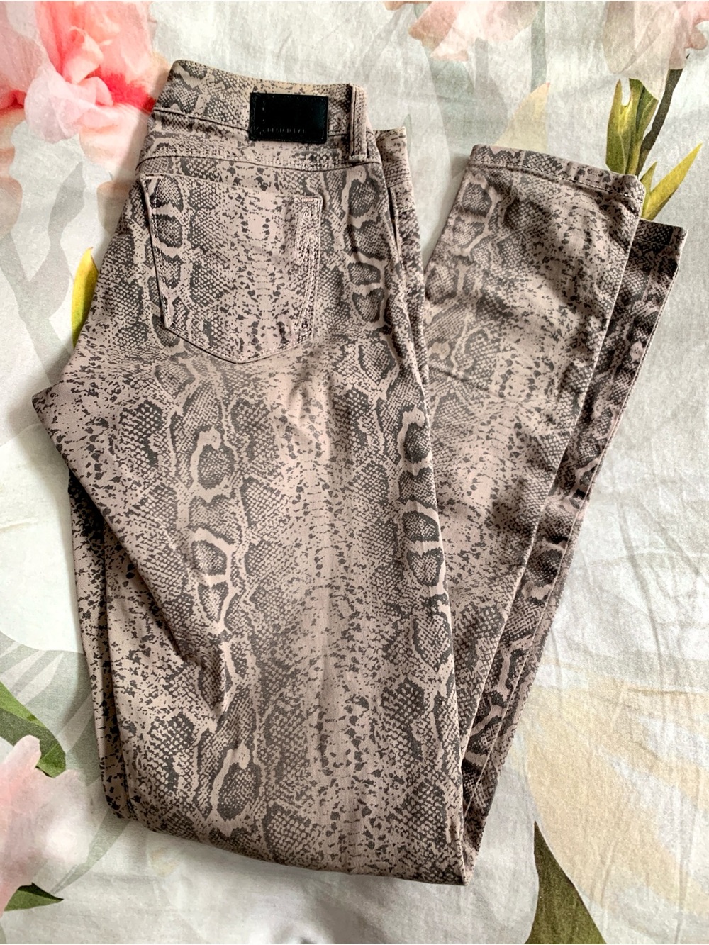 Design Lab Snake-Print Skinny Jeans in Taupe and Black